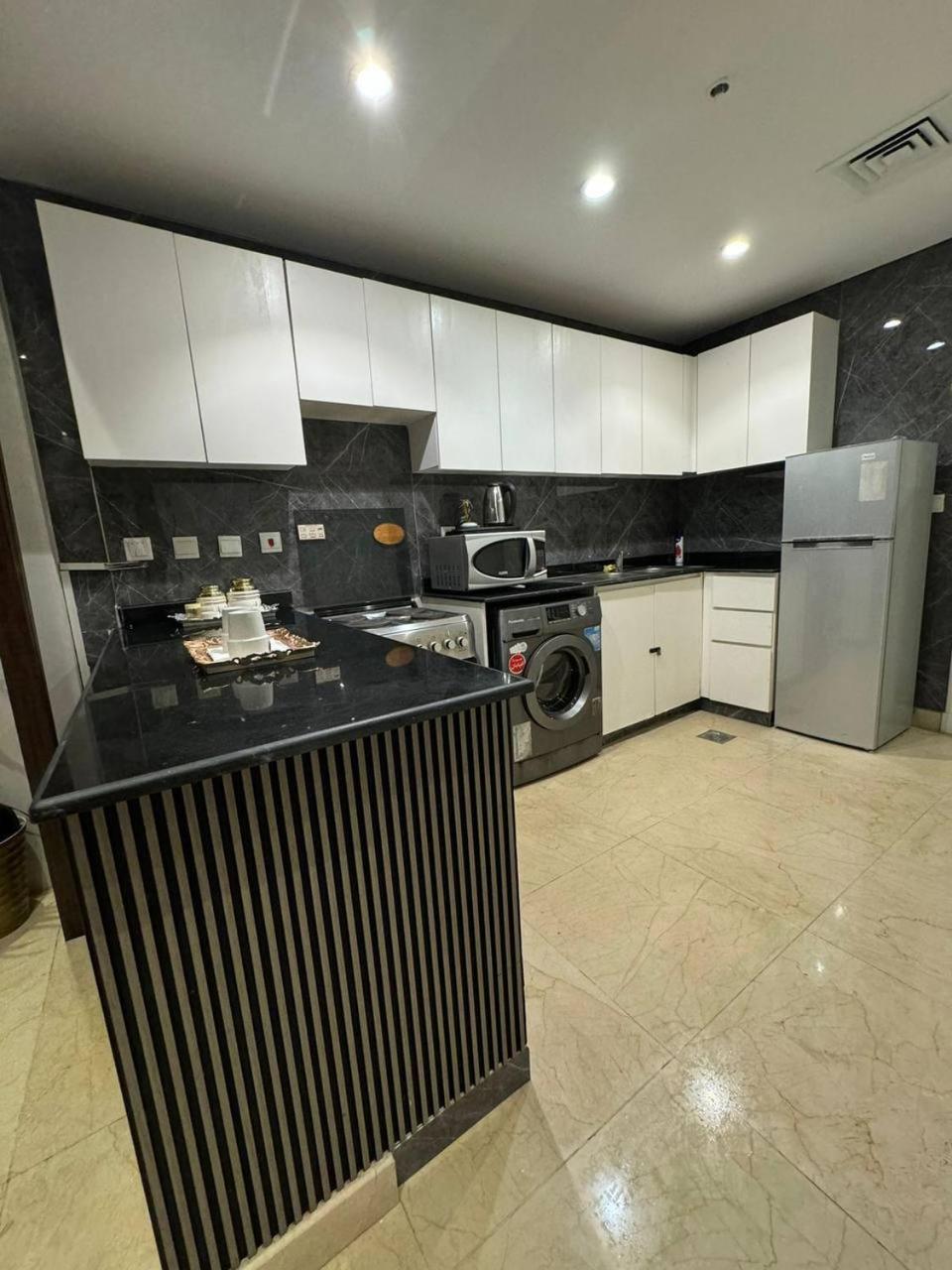 اجنحة برج داماك - Damac Tower Apartment *